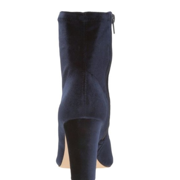 *SALE* Madden Girl Fantaysa Velvet Booties Navy - Picture 3 of 5